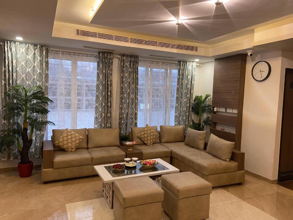 2 Bedroom Suite with Pantry